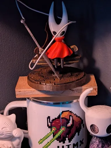 Hornet on a bench Hornet sitting on a bench. I 3d printed, painted, and assembled this set. I really like how the bronze bench with gold highlights turned…