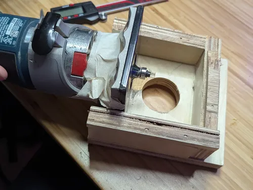 Dust Collection for Bosch Colt v0 installed in the router, showing the front